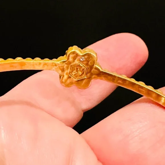 Authentic Luxury Minimalist Julie Vos Flower Pearl Station Bangle/Bracelet - Picture 17 of 17